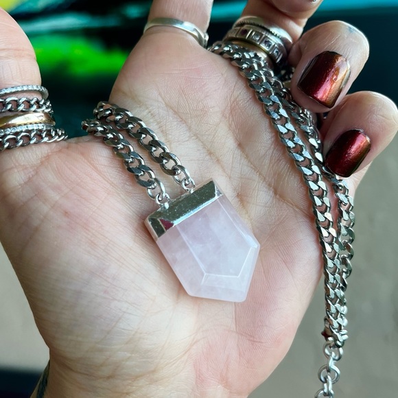 Rose quartz crystal gemstone on stainless steel cuban adjustable choker necklace - Picture 5 of 9